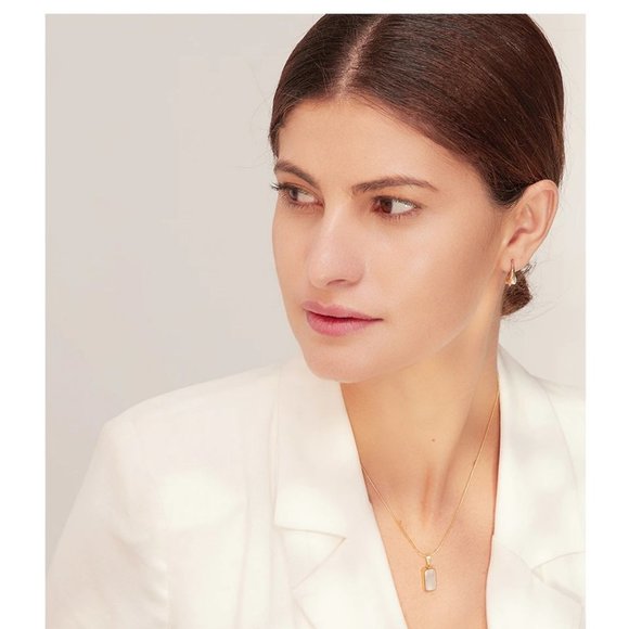 New 18K Gold Plated Double Sided White Shell Black Enamel Rectangular Necklace - Picture 5 of 7